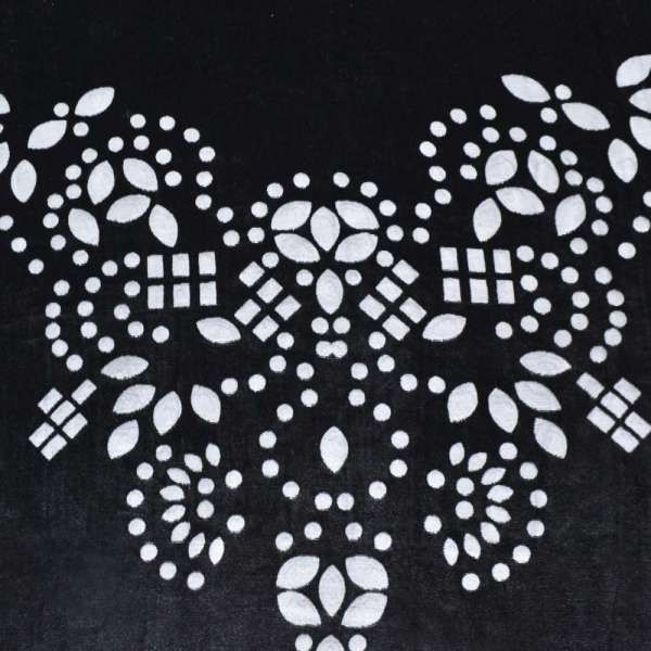 Бархат на шифоне черный с цветами по центру ш.110