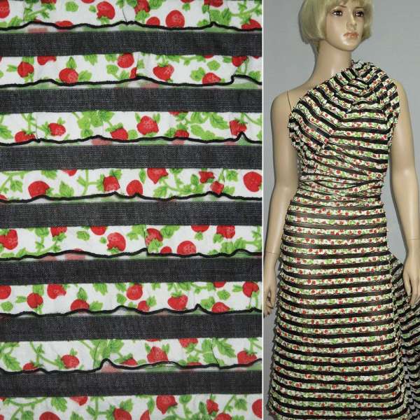 Трикотаж в черно-белые полоски с зелеными рюшами ш.150