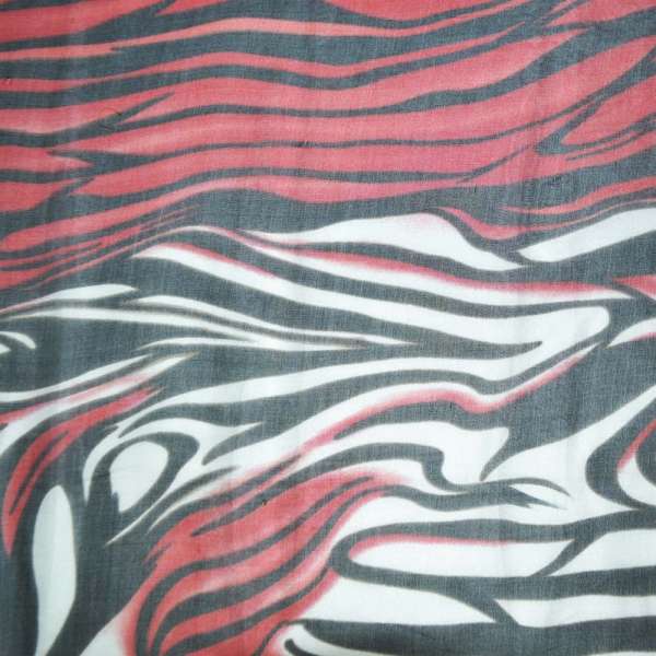 Шелк черный с красно-белыми разводами ш.140