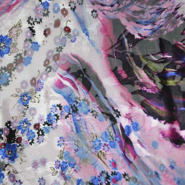 Шелк бледно-розовый в голубые цветы ш.130