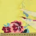 Віскоза атласна лимонно-жовта, бордово-персикові квіти, ш.140