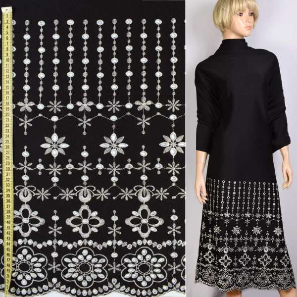 Трикотаж дайвинг черный с белой вышивкой купон, ш.146