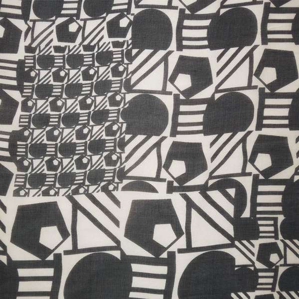 Шелк молочный в черные геометрические фигуры ш.140