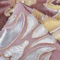 Атлас жакард для штор королівський вензель троянда сріблясто-золотистий на фрезовому тлі, ш.280