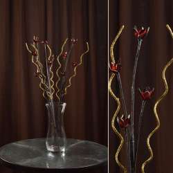 Искусственный цветок 60 см из красных бусин на черной веточке с золотистой спиралью