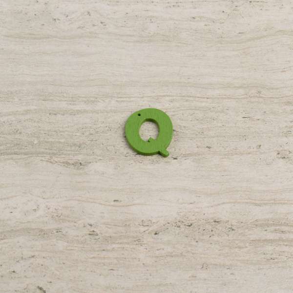 Пришивной декор буква Q зеленая, 25мм