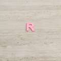 Пришивной декор буква R розовая, 25мм