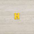 Пришивной декор буква H желтая, 25мм