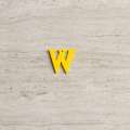 Пришивной декор буква W желтая, 25мм