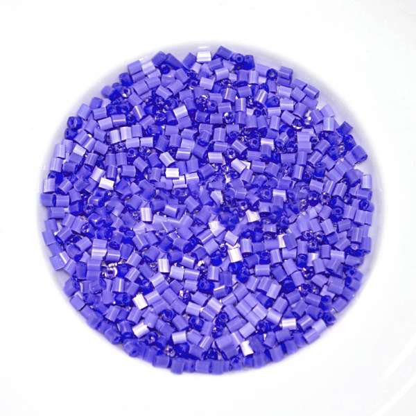 Бисер фиолетовый