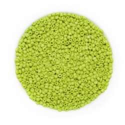 Бисер светло-салатовый