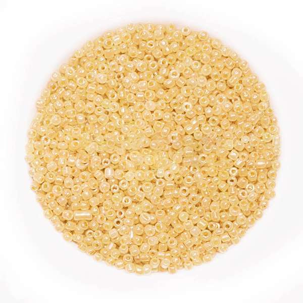 Бисер желто-оранжевый