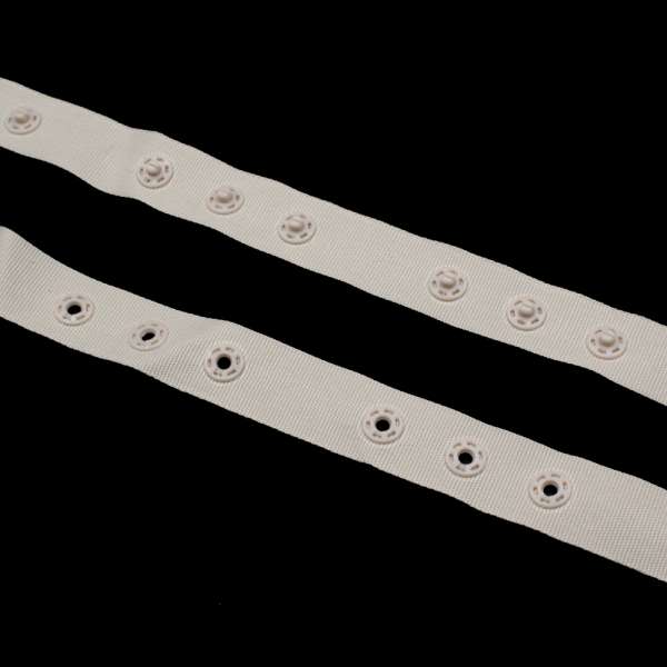 Кнопки пластиковые на тесьме 17 мм беж