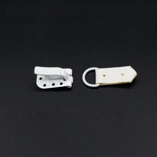 Крючок шубный металл кожзам белый