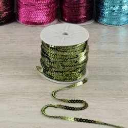 Тесьма-чешуя на нитке в один ряд 5мм оливковая