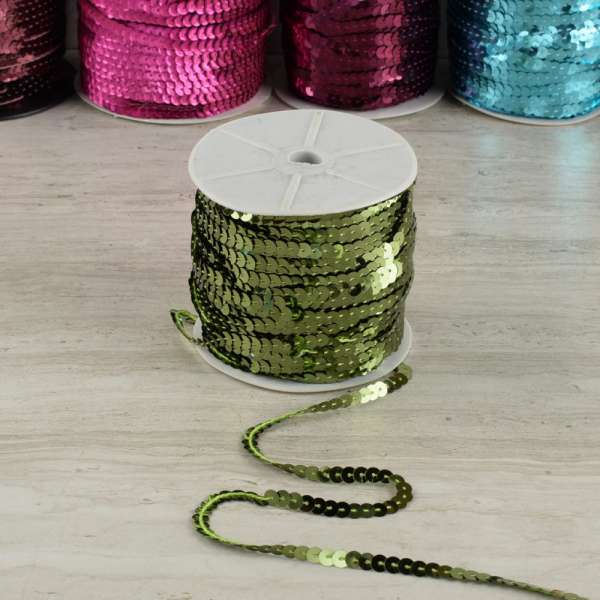 Тесьма-чешуя на нитке в один ряд 5мм оливковая