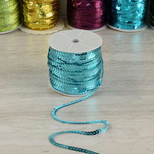 Тесьма-чешуя на нитке в один ряд 5мм бирюзовая светлая