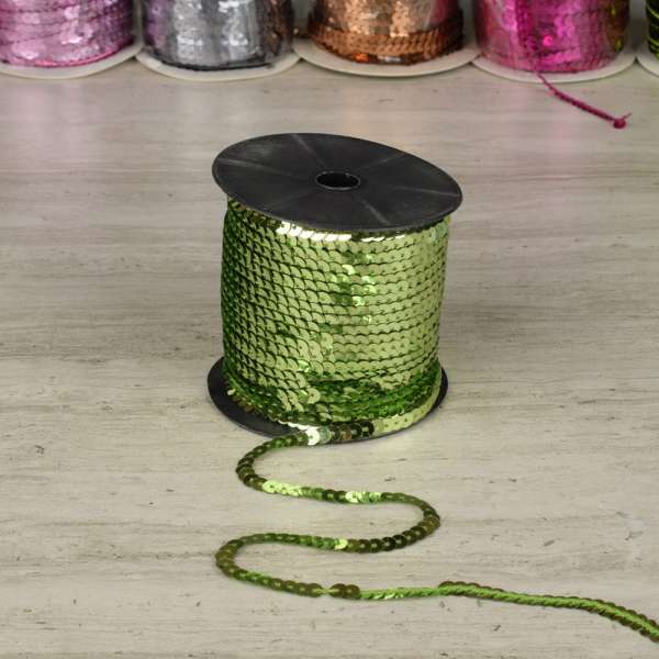 Тесьма-чешуя на нитке в один ряд 5мм оливковая светлая