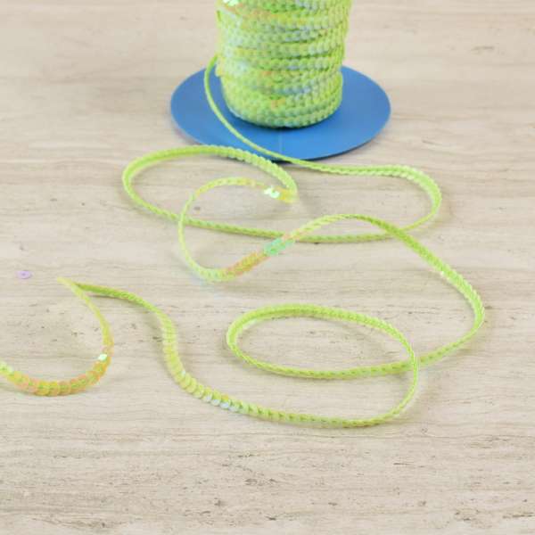 Тесьма с пайетками 3мм салатовая