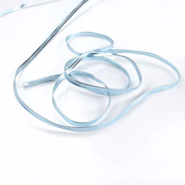 Тесьма кожаная лакированная 5мм голубая