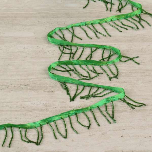 Бахрома бисерная на атласной ленте зеленая, темно-зеленый бисер