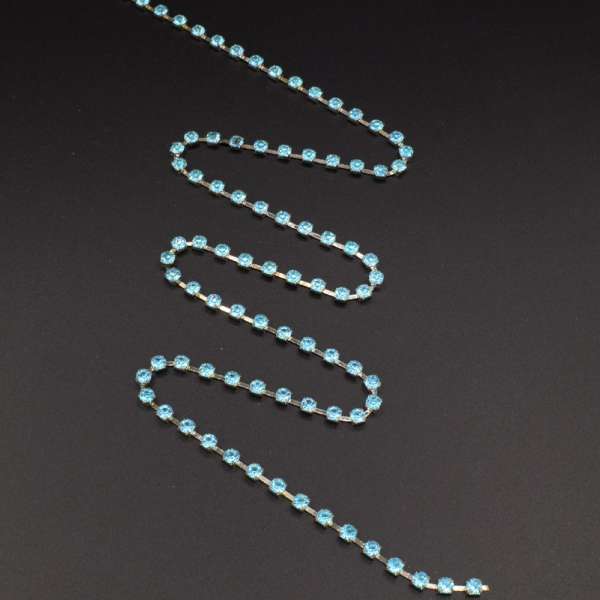 Тесьма со стразами 4 мм радуга 3 мм голубая серебро