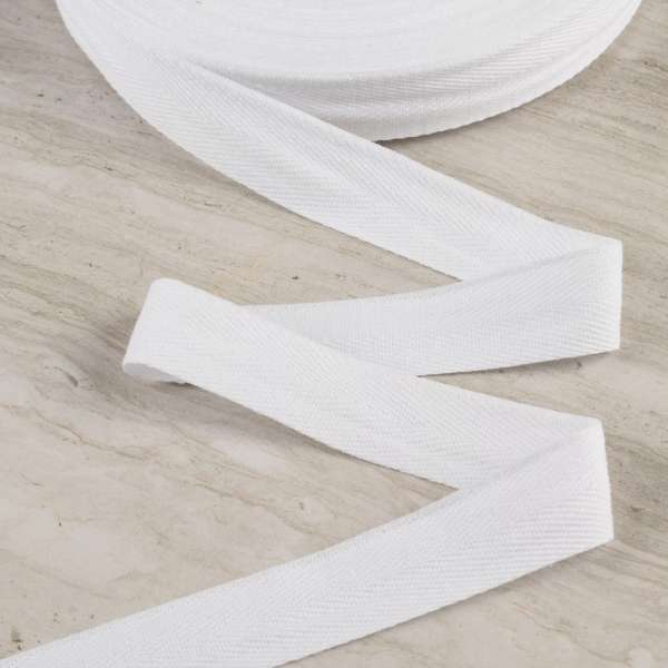 Лента киперная 30мм белая 18В17Г27