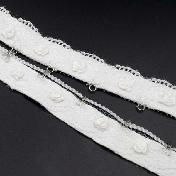 Лента застежка с крючками и петлями 50мм с кружевом и розочками белая