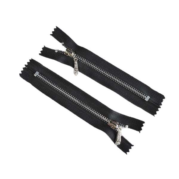 Молния металл М-14 Тип-5 неразъемная х/б бегунок со стразами серебро черная