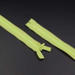 Молния потайная М-20 Тип-3 неразъемная нейлон салатовая с зеленым