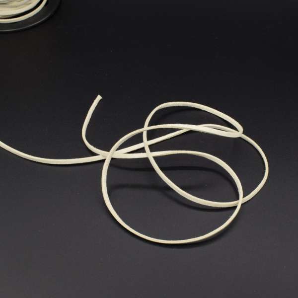 Шнур замшевый 3 мм толщина 1мм молочный