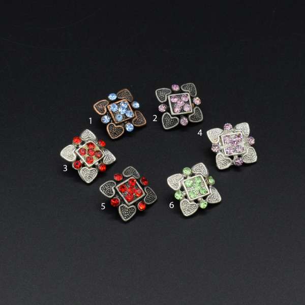 Пуговица на ножке металл квадратная с камнем цветным 15х15 мм