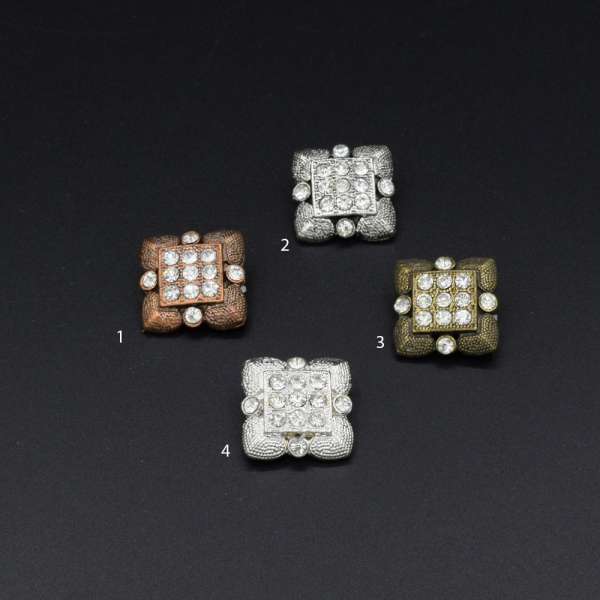 Пуговица на ножке металл квадратная с камнем белым 1.8х1.8 мм