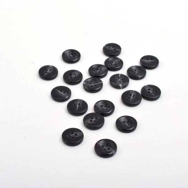 Пуговица черная с серой полоской 15мм на 4 прокола (1001)
