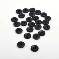 Пуговица черная 15мм на 4 прокола (1002)