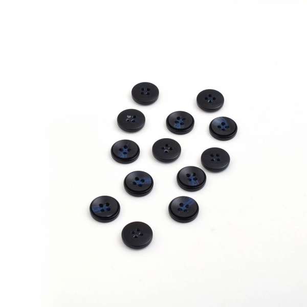 Пуговица черная 15мм на 4 прокола (1007)