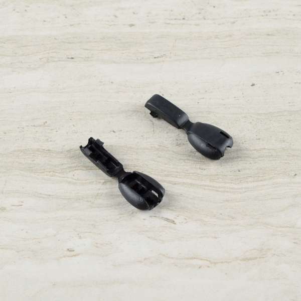 Наконечник пластик под шнур 4мм овальный 17мм черный