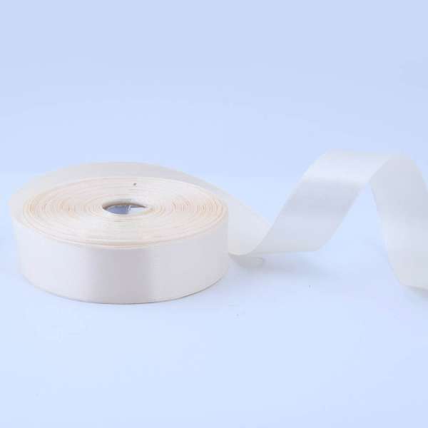 Лента атласная 25мм сливочная светлая А1-08-008 на метраж (бобина 50яр/119г)