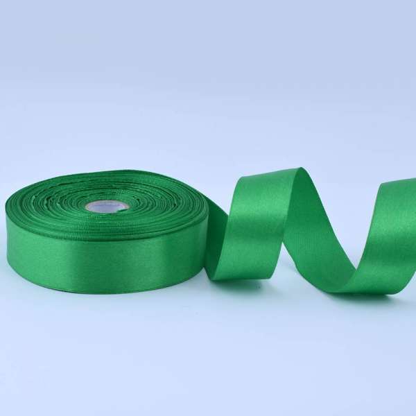Лента атласная 25мм зеленая яркая А1-08-019 на метраж (бобина 50яр/119г)
