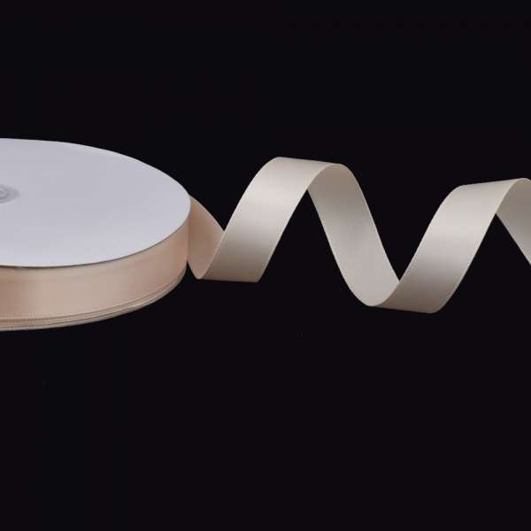 Лента атласная 20мм бежевая светлая А2-06-006 на метраж (бобина100яр/283,3гр)