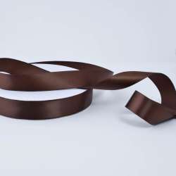 Лента атласная 25мм коричневая темная А2-08-056 на метраж (бобина 100яр/356,5г)