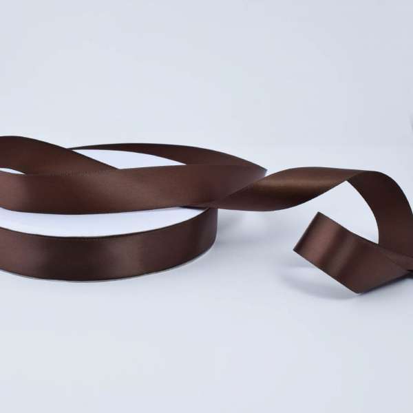 Лента атласная 25мм коричневая темная А2-08-056 на метраж (бобина 100яр/356,5г)