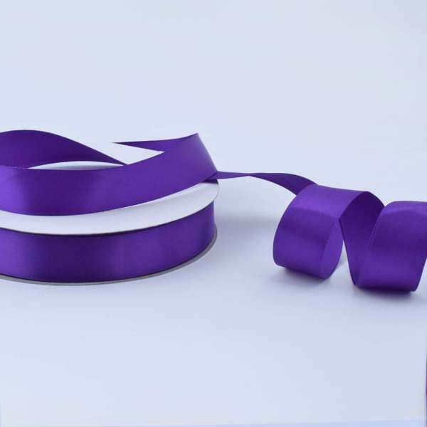 Лента атласная 25мм фиолетовая светлая А2-08-144 на метраж (бобина 100яр/356,5г)