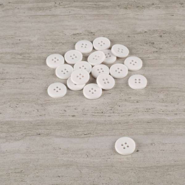 Пуговица белая матовая 20мм 4 прокола