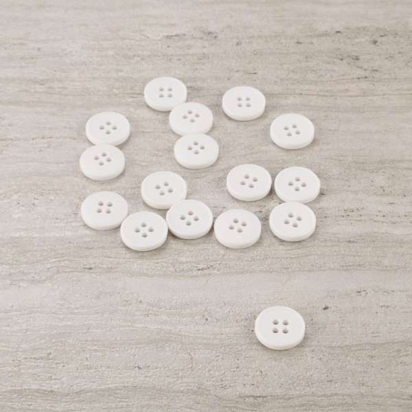 Пуговица белая матовая 10мм 4 прокола