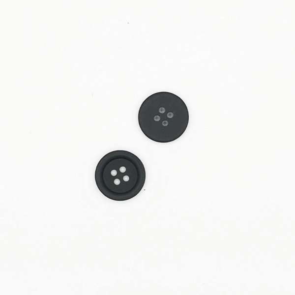 Пуговица пластик 18мм на 4 прокола черная матовая