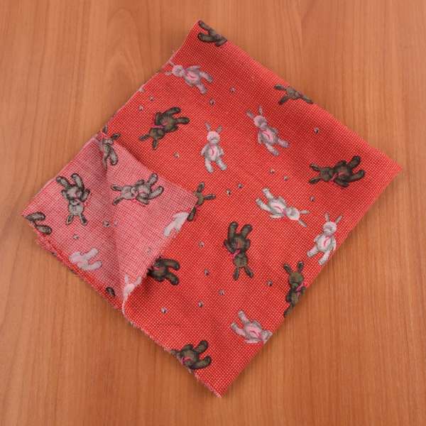 Отрез штапель красный, плюшевые зайки 45х50см